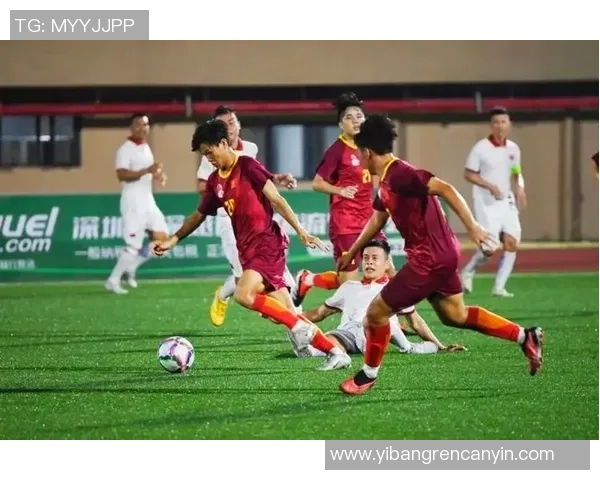 足球与篮球巨星跨界互动的精彩瞬间与友谊碰撞